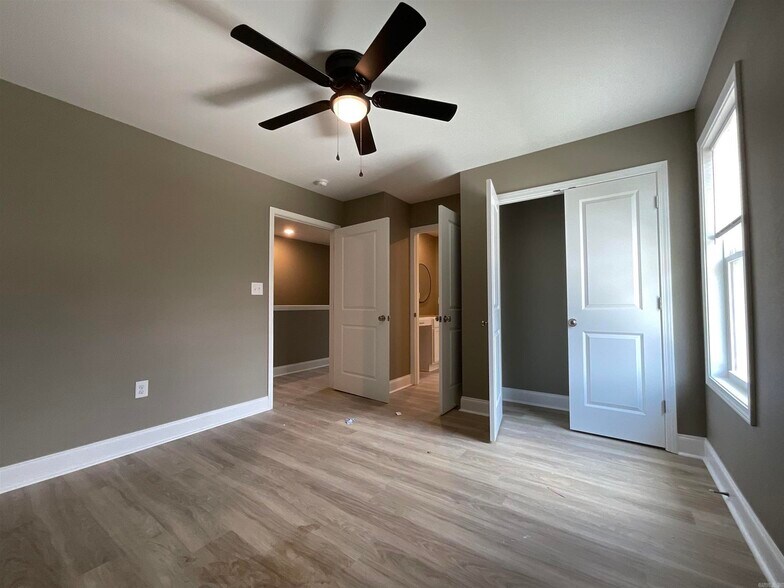 More Photos Of 405 & 407 E Center Street, Jacksonville Specialty For Sale