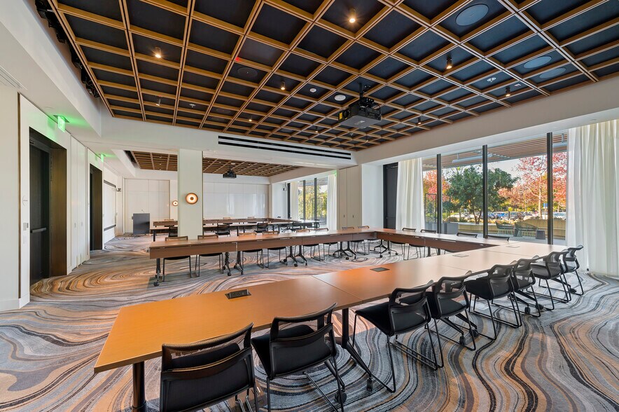 More Photos Of 9605 Scranton Rd, San Diego Office For Lease