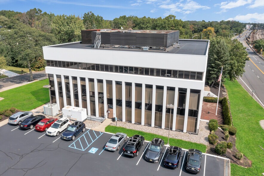 More Photos Of 75 Lincoln Hwy, Iselin Medical For Lease
