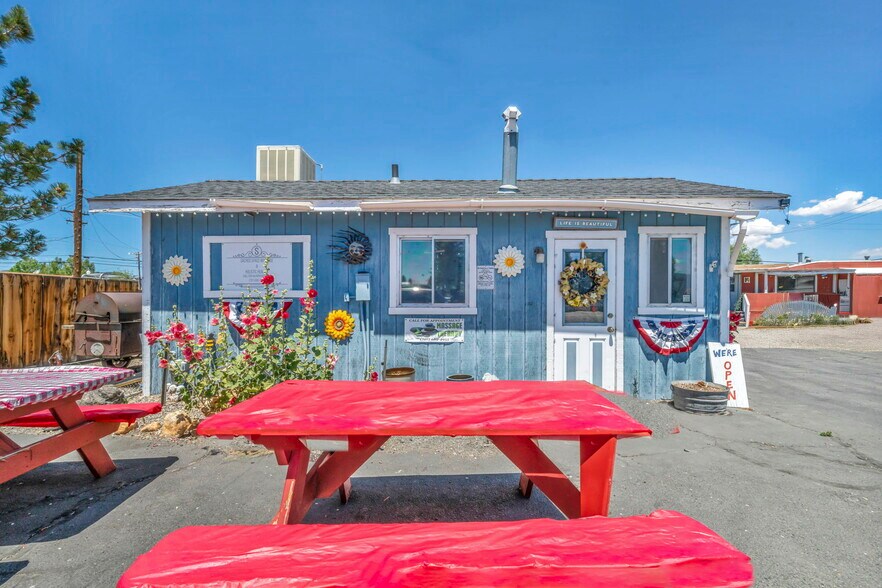 Primary Photo Of 198 Main St, Bridgeport Restaurant For Sale