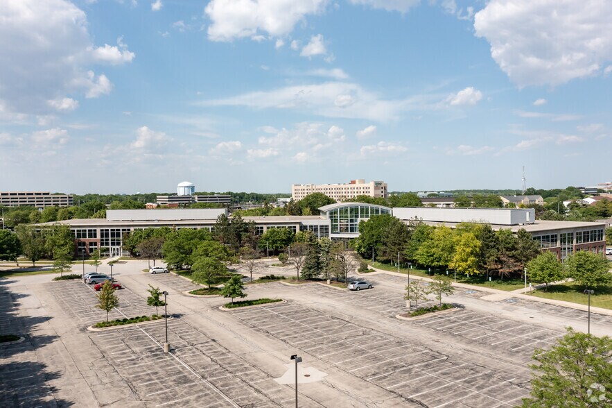 More Photos Of 1120 E Diehl Rd, Naperville Office For Lease