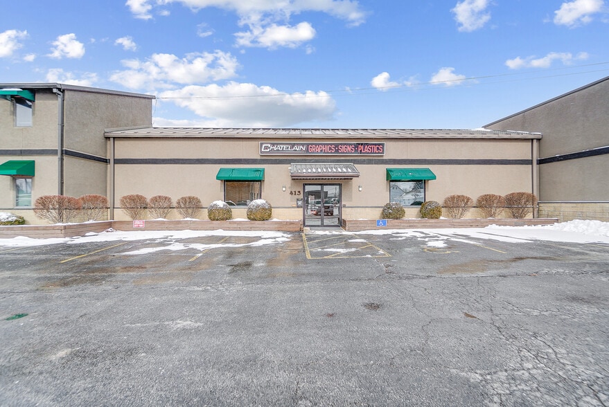 More Photos Of 413-419 N Main St, Findlay Showroom For Sale
