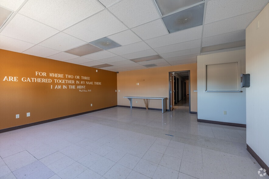 More Photos Of 1501-1503 E Calvada Blvd, Pahrump Medical For Sale