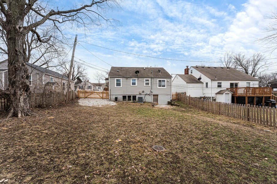 More Photos Of 102 Sw 2nd St, Lee's Summit Office For Sale