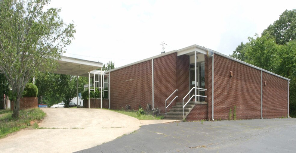 More Photos Of 1035 Main St, Forest Park Coworking Space