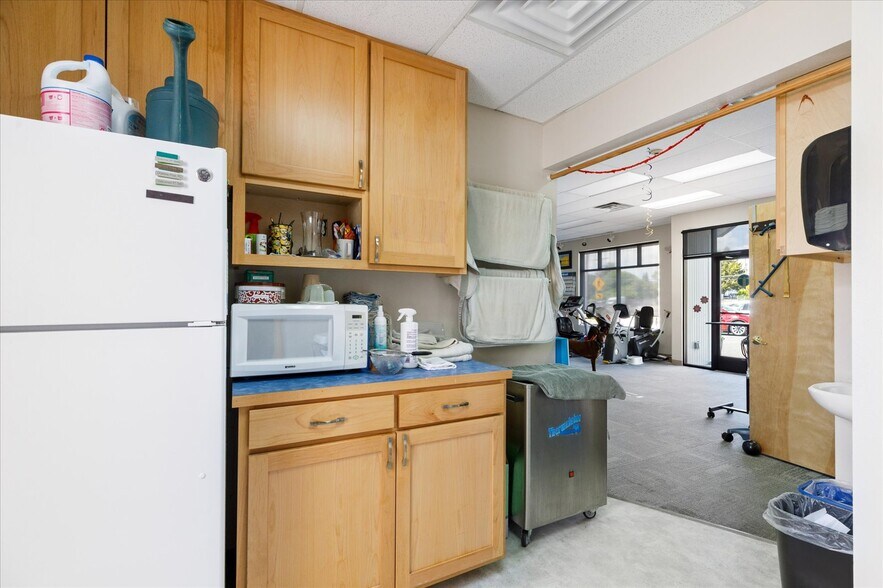 More Photos Of 101 S Main St, Coupeville Office For Sale