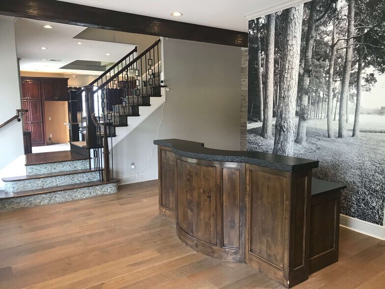 More Photos Of 1715 Northpark Dr, Kingwood Storefront For Lease