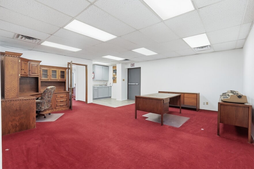 More Photos Of 212 N 16th St, La Porte Light Distribution For Sale