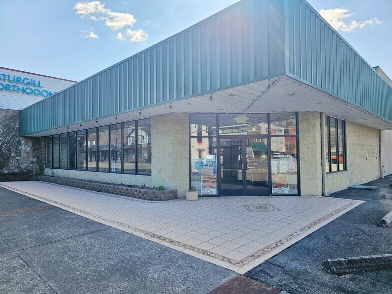 More Photos Of 629 Park NW ave, Norton Storefront For Sale