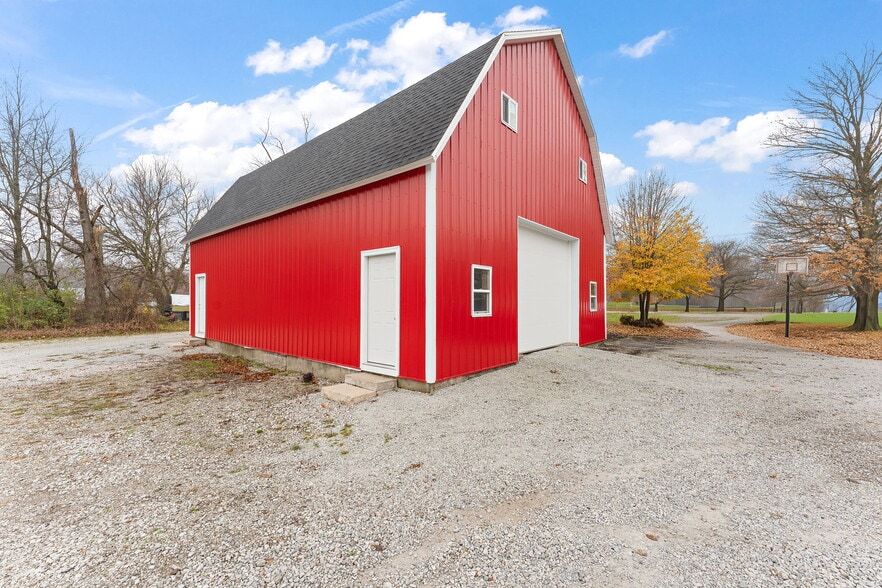 More Photos Of 345 N 400 E, Valparaiso Warehouse For Lease