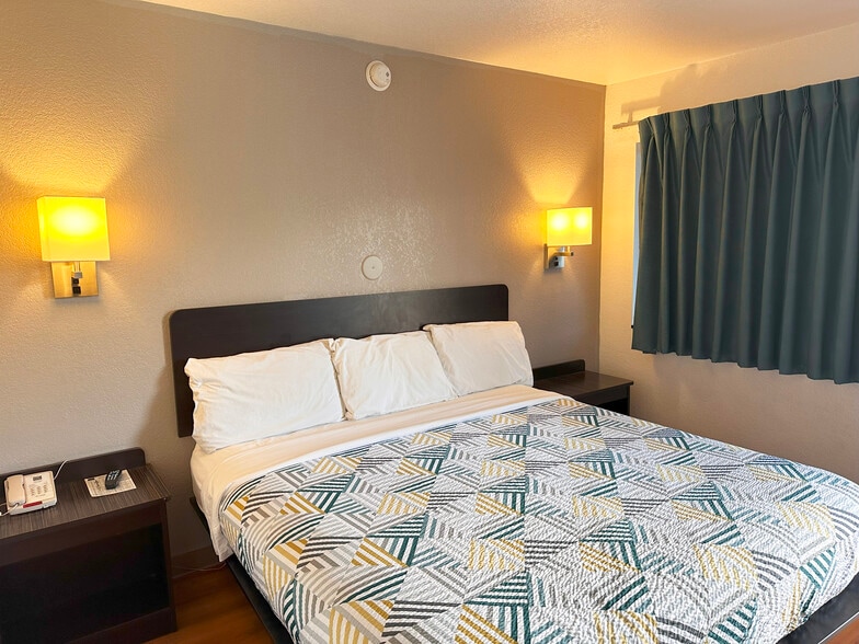 More Photos Of 500 W Donlon St, Blythe Hotel For Sale