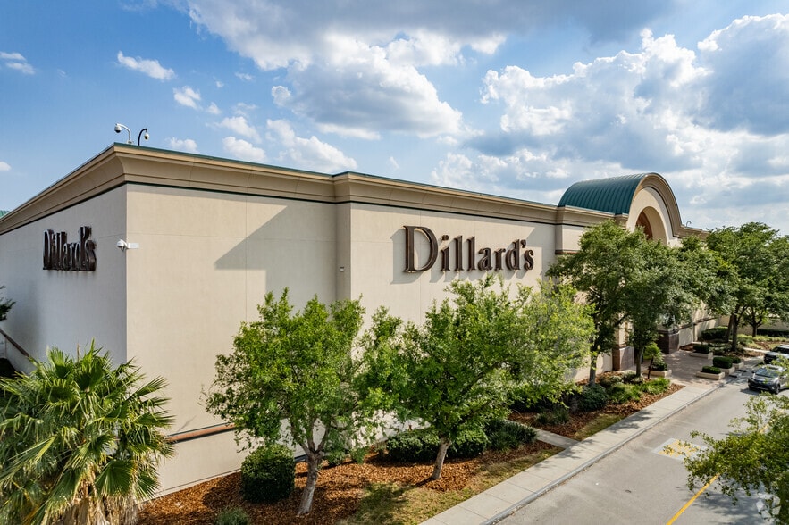 More Photos Of 8001 S Orange Blossom Trl, Orlando Department Store For Lease