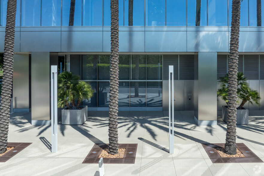 More Photos Of 200 Spectrum Center Dr, Irvine Office For Lease