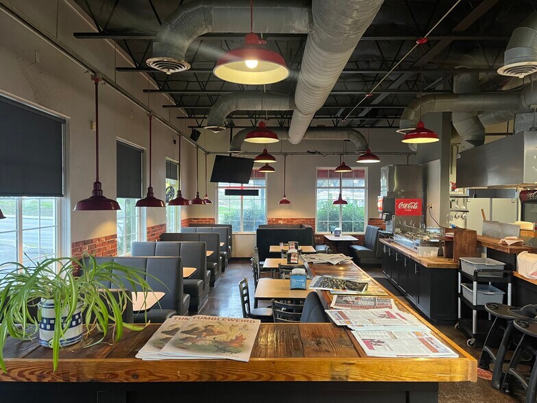 More Photos Of 2417 W Kennewick Ave, Kennewick Restaurant For Lease