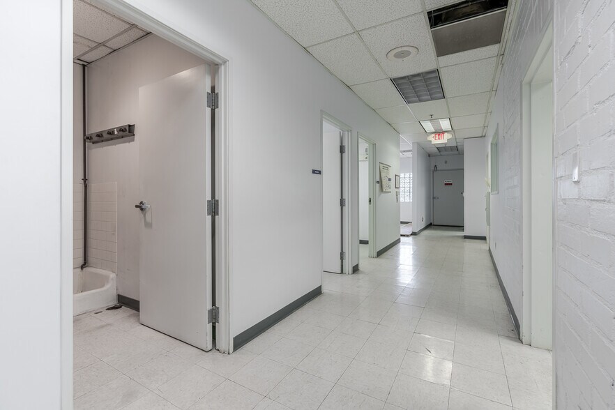 More Photos Of 700-710 W Wilson Ave, Glendale Office For Lease
