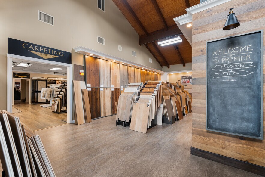 More Photos Of 807 S Auburn St, Grass Valley Showroom For Sale