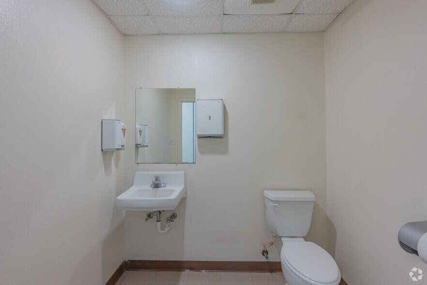 More Photos Of 3401 E State Highway 158, Midland Warehouse For Lease