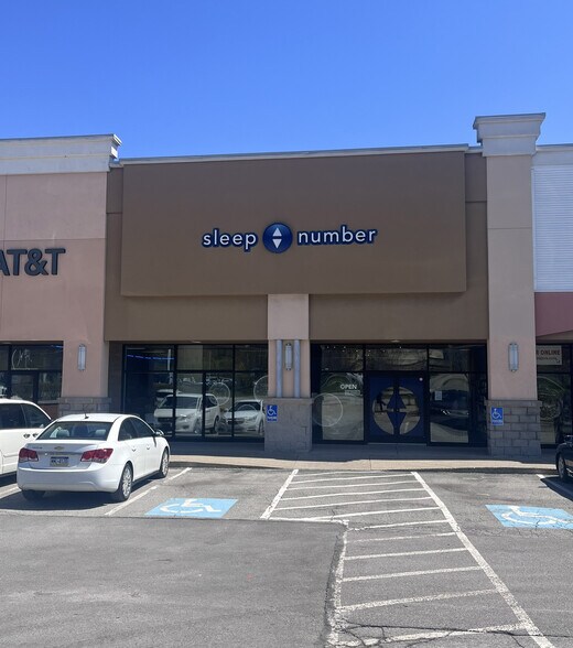 More Photos Of 2025-2031 Pittsburgh Mills Blvd, Tarentum Freestanding For Lease