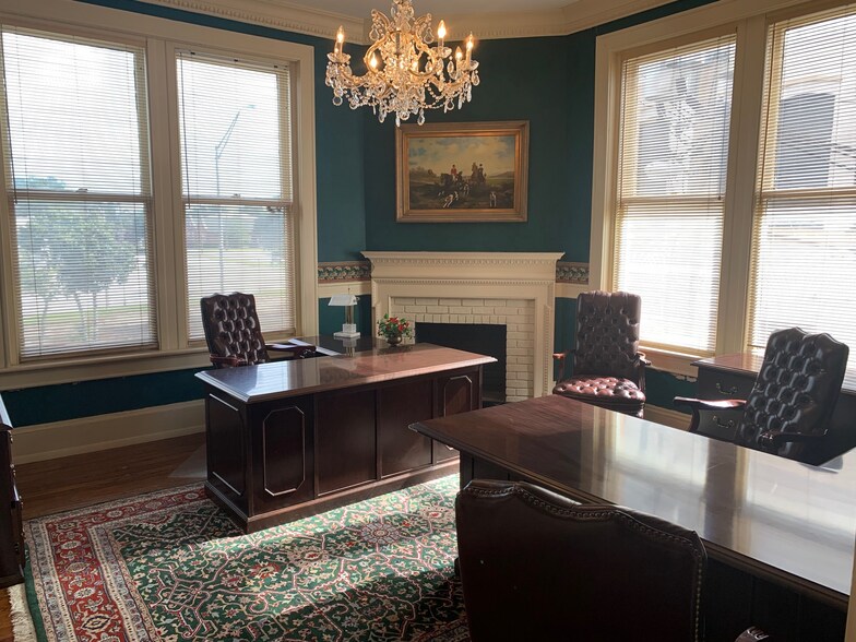 More Photos Of 250 E Park Ave, Lake Wales Office For Lease