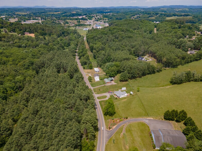 More Photos Of 1266 E Stuart Dr, Hillsville Industrial For Sale