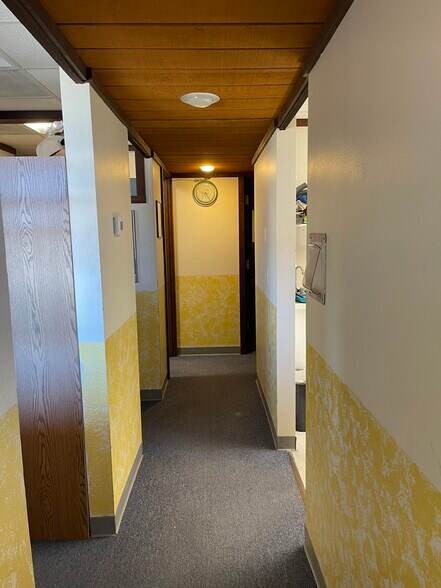 More Photos Of 1970 E Vista Way, Vista Freestanding For Sale