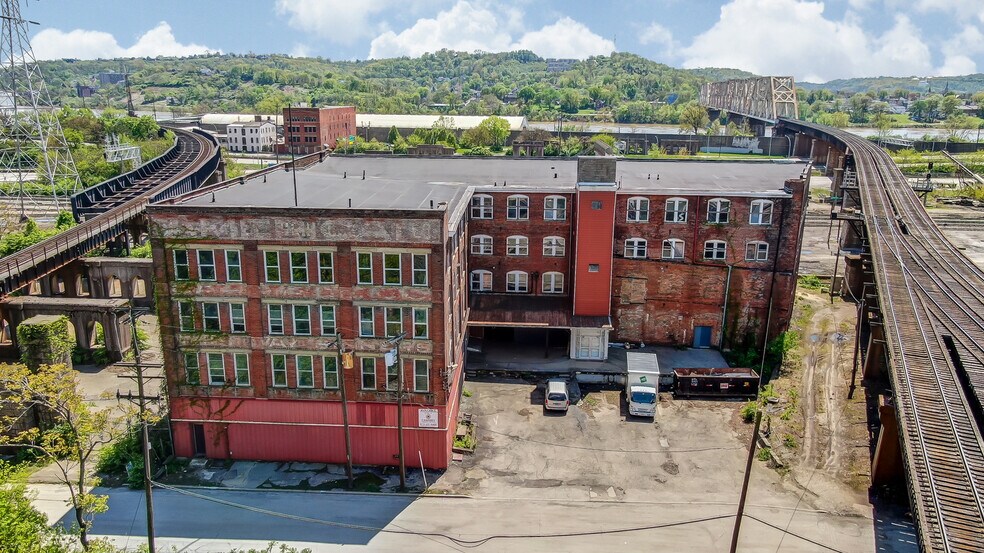 More Photos Of 1275 Budd St, Cincinnati Warehouse For Lease