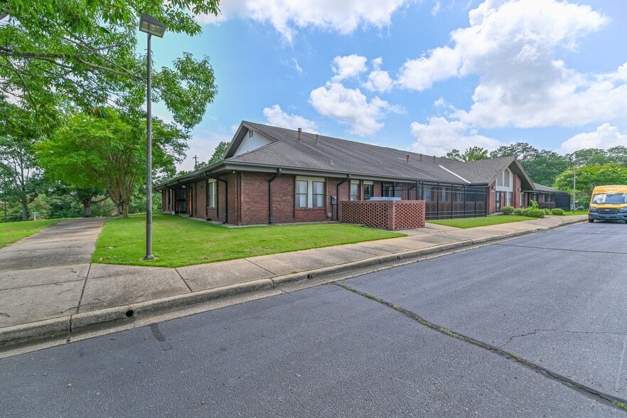 More Photos Of 762 S Court St, Montgomery Religious Facility For Sale