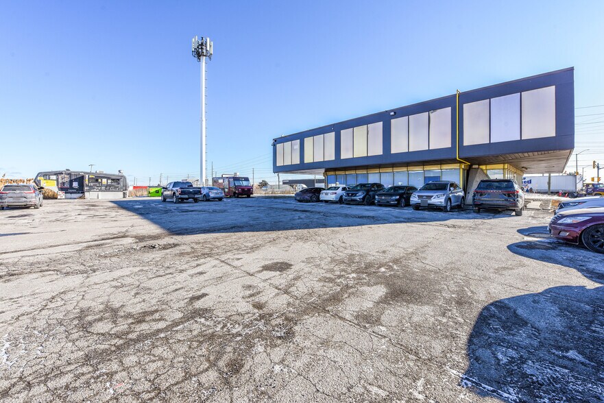 More Photos Of 1300 Steeles Ave E, Brampton Office For Lease
