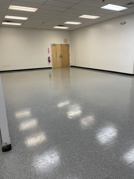 More Photos Of 44 Executive Blvd, Elmsford Loft Creative Space For Lease