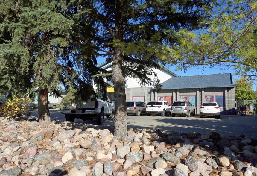 More Photos Of 15830 100A Ave NW, Edmonton Storefront For Sale