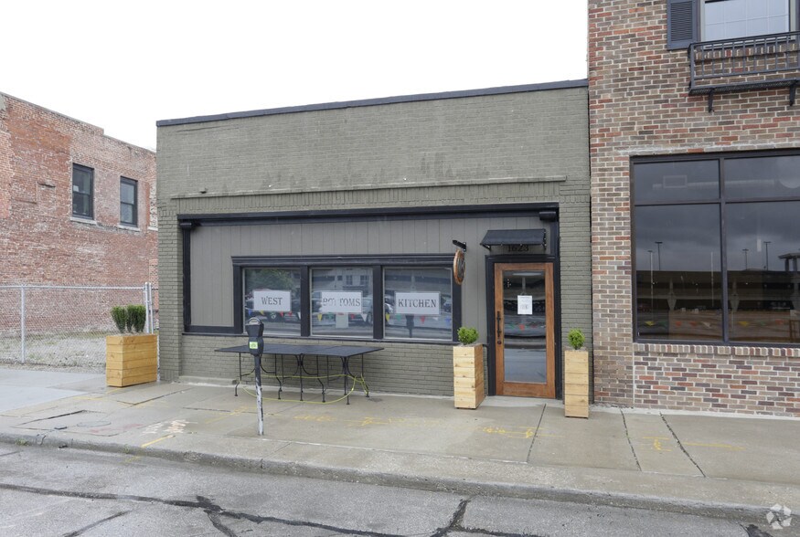 More Photos Of 1623 Genessee St, Kansas City General Retail For Sale