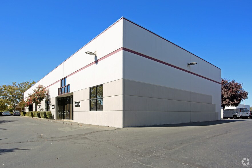 More Photos Of 4095 Delmar Ave, Rocklin Warehouse For Lease