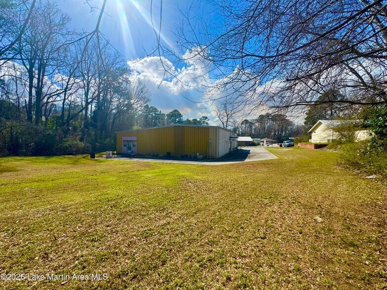 More Photos Of 835 Marshall St, Alexander City Specialty For Sale