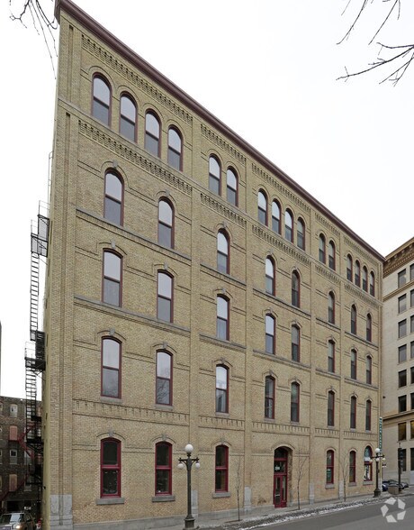 More Photos Of 350 Sibley St, Saint Paul Apartments For Lease