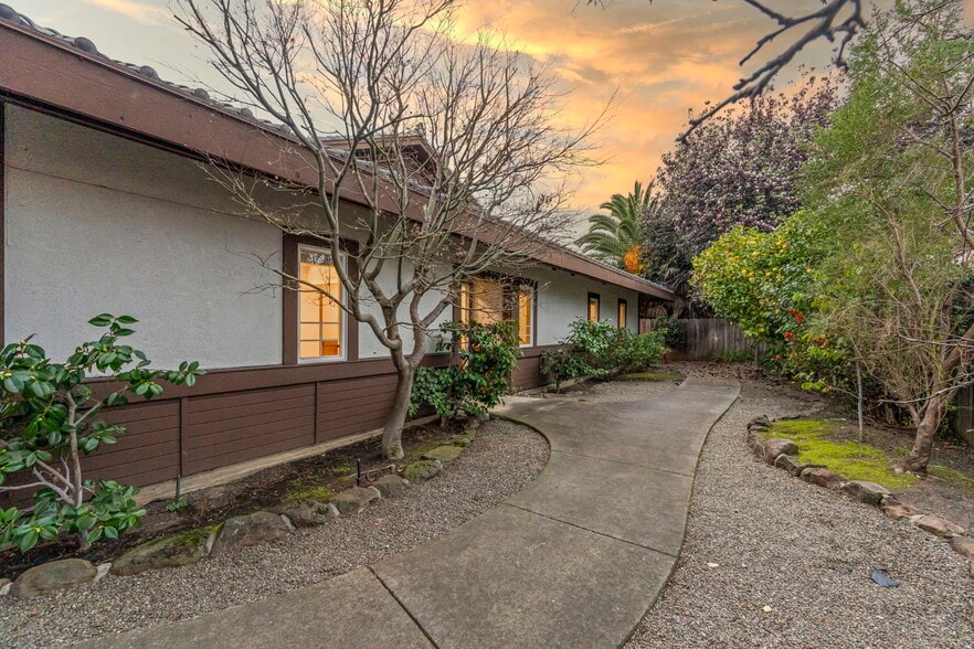 More Photos Of 24954 Cypress Ave, Hayward Multifamily For Sale