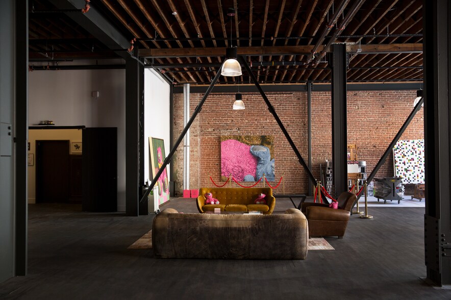 More Photos Of 722-728 S Broadway, Los Angeles Office For Lease