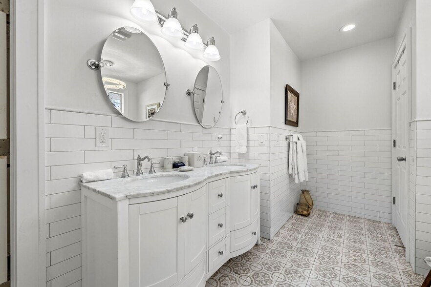 More Photos Of 2801 7th Ave N, Saint Petersburg Hospitality For Sale