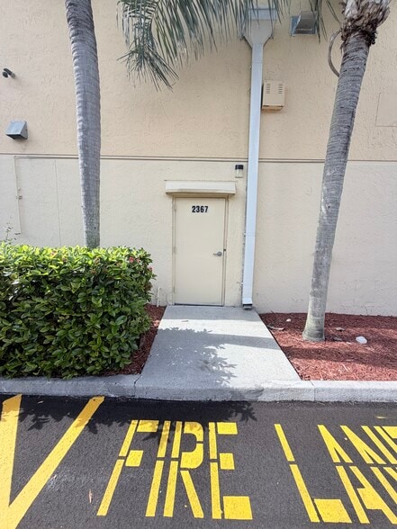 More Photos Of 2359-2367 N University Dr, Coral Springs Unknown For Lease