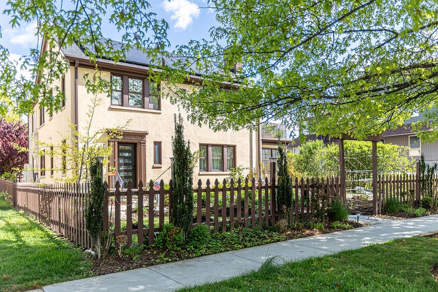 More Photos Of 404 Allegheny Ave, Towson Office For Sale