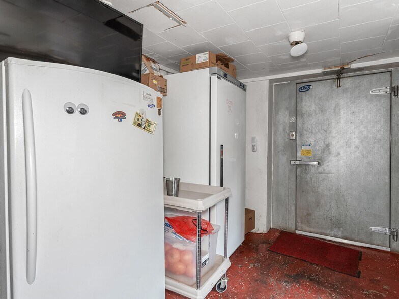 More Photos Of 8599 Big Saint Germain Cir, Saint Germain Restaurant For Sale