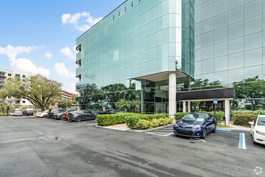 More Photos Of 6400 N Andrews Ave, Fort Lauderdale Office For Lease
