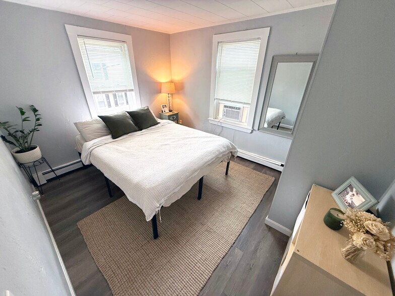 More Photos Of 7-9 Savery Ln, Plymouth Apartments For Sale