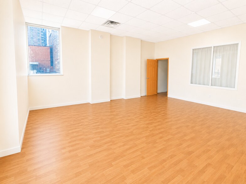 More Photos Of 101 West End Ave, New York Apartments For Lease