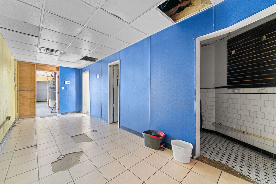 More Photos Of 2600 E Belknap St, Fort Worth Restaurant For Sale