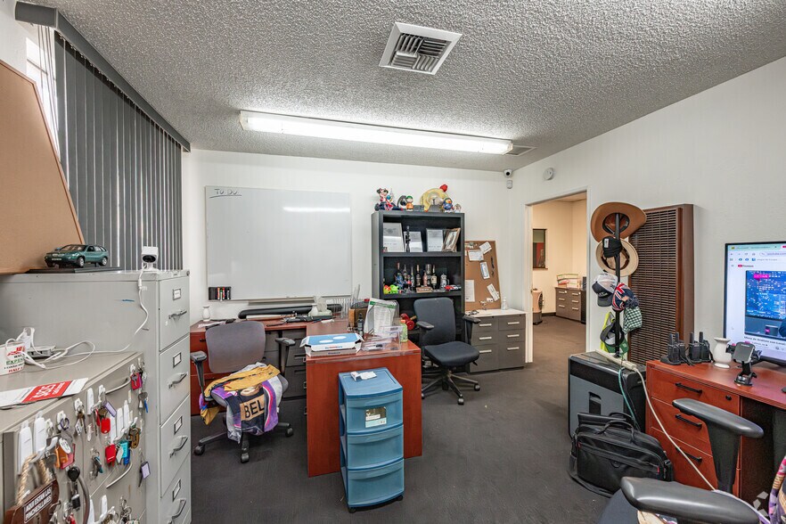 More Photos Of 1247 Brooks St, Ontario Land For Lease