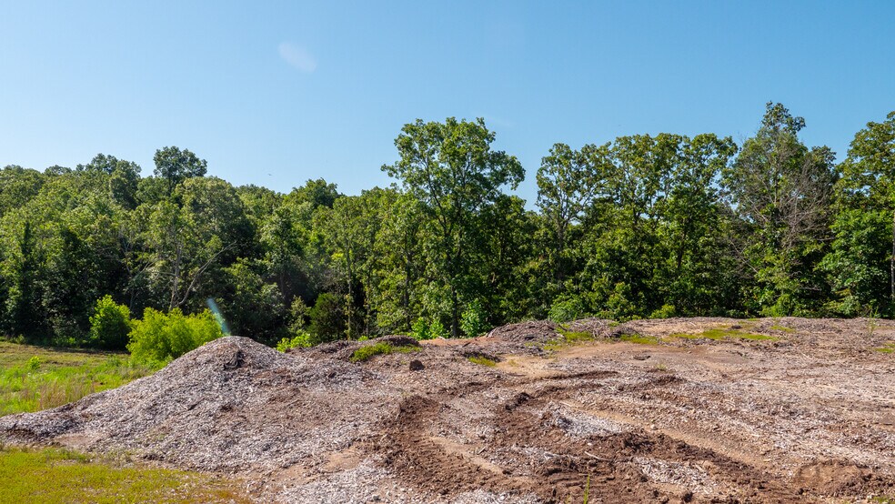 More Photos Of 1975 State Road NN, Climax Springs Warehouse For Sale