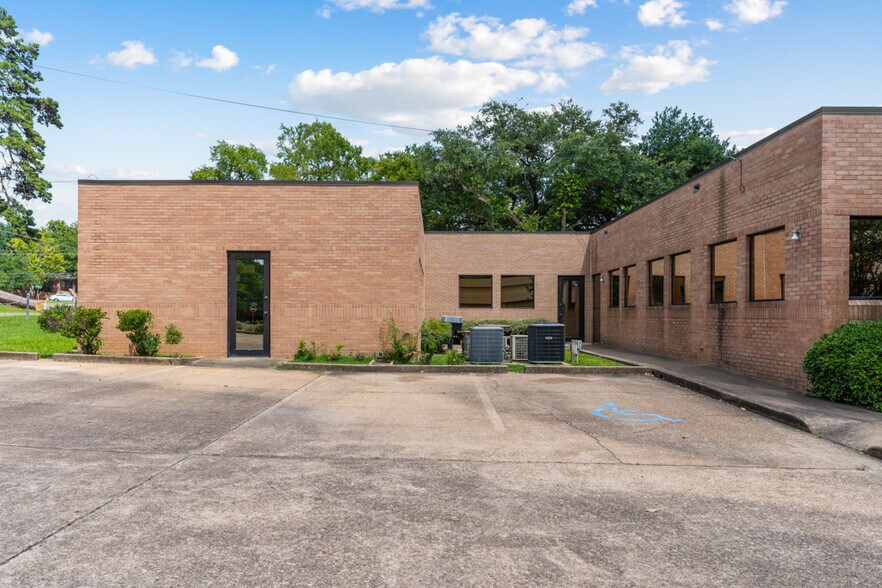 More Photos Of 915 Judson Rd, Longview Office Residential For Lease