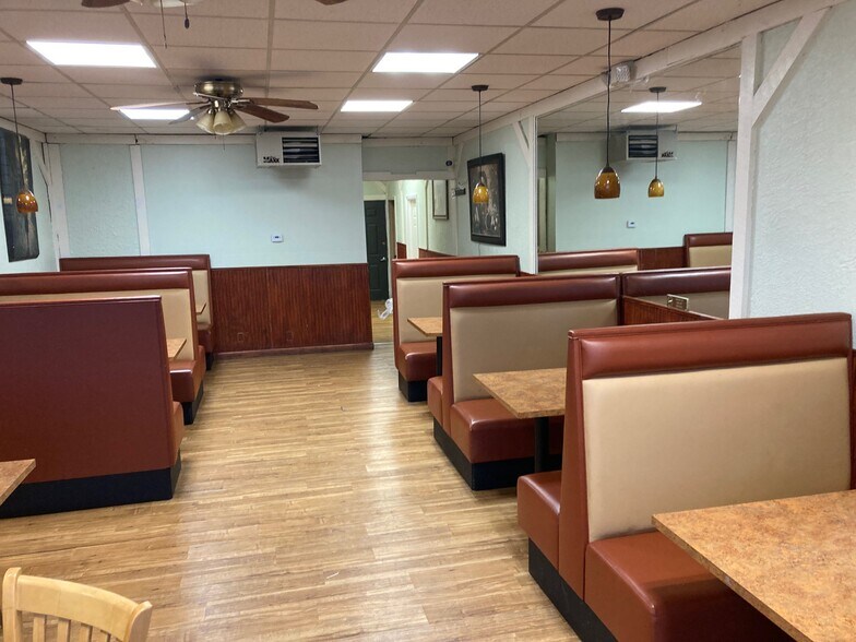 More Photos Of 178-182 Pine St, Bristol Restaurant For Sale