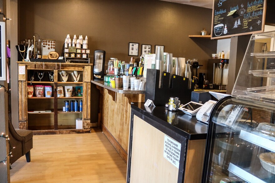 More Photos Of 426 Central Ave, Fairfield Storefront For Sale