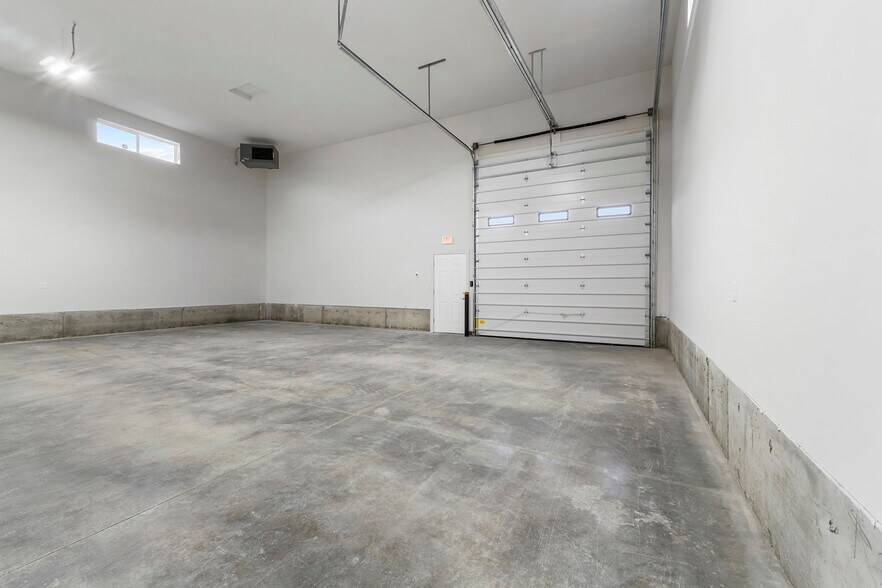 More Photos Of 3493 W Daugharty Loop, Hayden Industrial For Lease